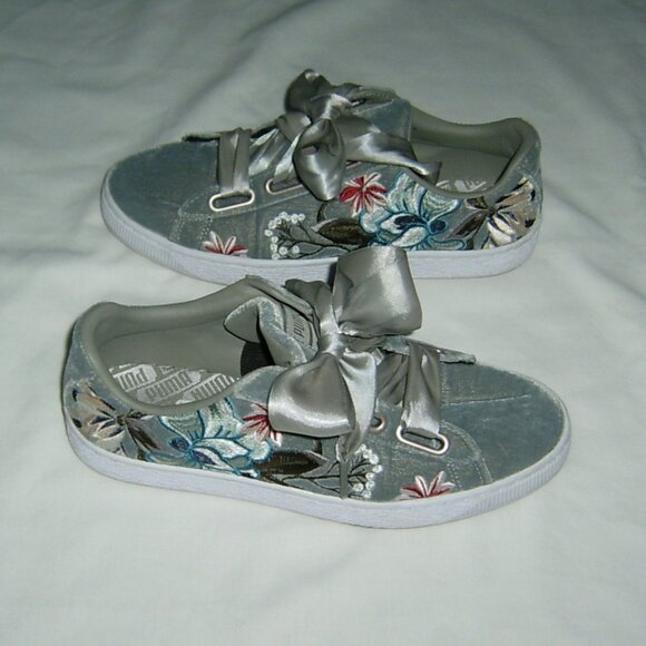 Puma Basket Heart Hyper Embroidered Ribbon Lace. Women's Size 9 - Picture 1 of 6